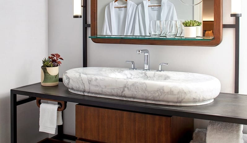 Nomad James - Standard Room Bathroom